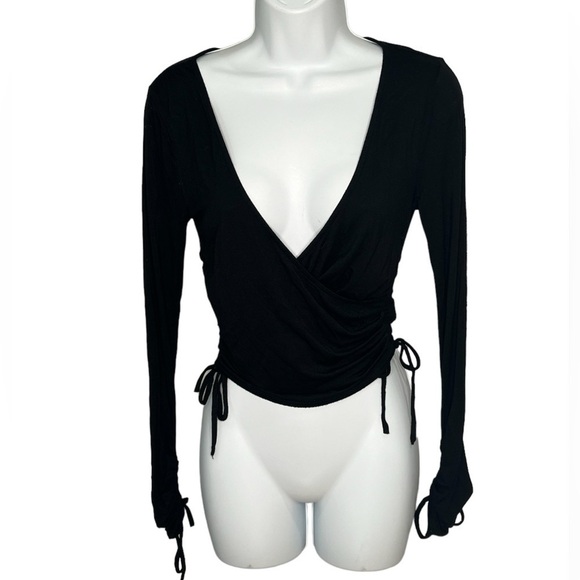 Lovers and Friends Dory black faux wrap ruched sleeve ties crop top size small - Picture 4 of 7